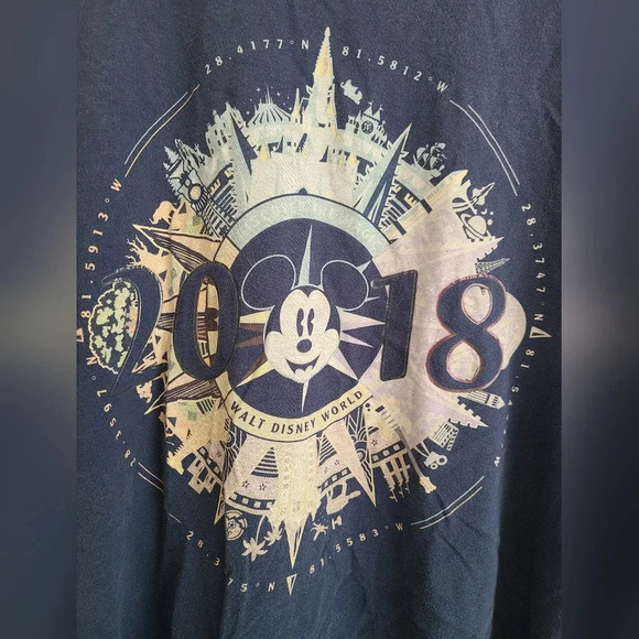 Disney Parks 2018 Shirt Medium Unisex Discover The Magic Disneyland Resort - Picture 3 of 5